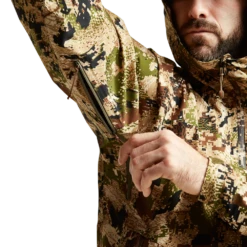 'Sitka' Men's Dew Point Jacket - Optifade Subalpine -Outdoor Clothing Store Img SITKA BG 2021 50254 SA Mens Dew Point Jacket Optifade Subalpine 1000p Studio 0758 1024x1024@2x