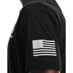'Under Armour' Men's Freedom Flag T-Shirt - Black / White 7 'Under Armour' Men's Freedom Flag T-Shirt - Black / White -Outdoor Clothing Store s7.V5 1370810 001 SIDEDET 1024x1024@2x